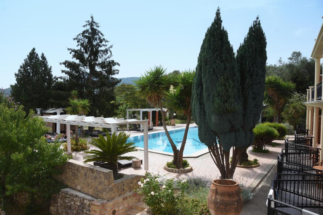 リアパデス Corfu Pearlアパートホテル エクステリア 写真